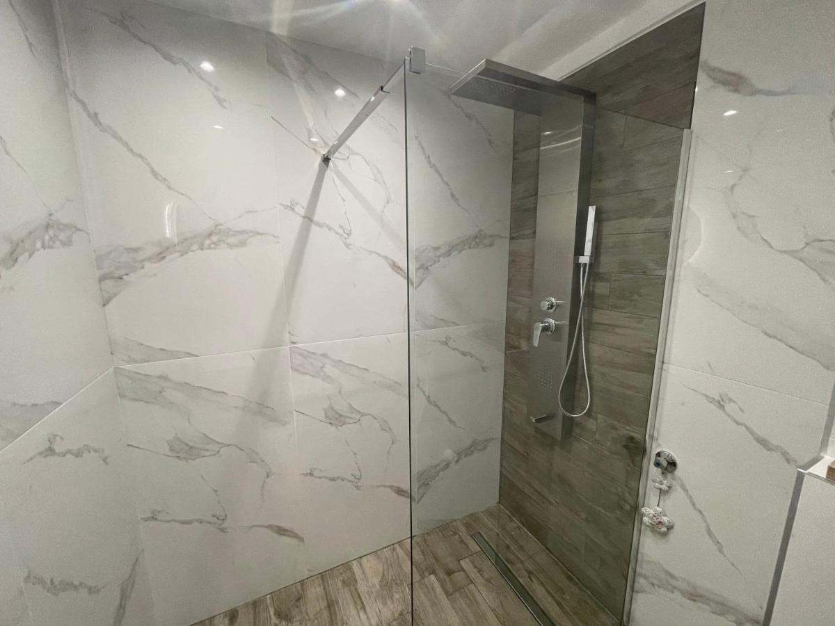 Lovely And Sunny Apartament 300M From Beach!! Peraia  Luaran gambar