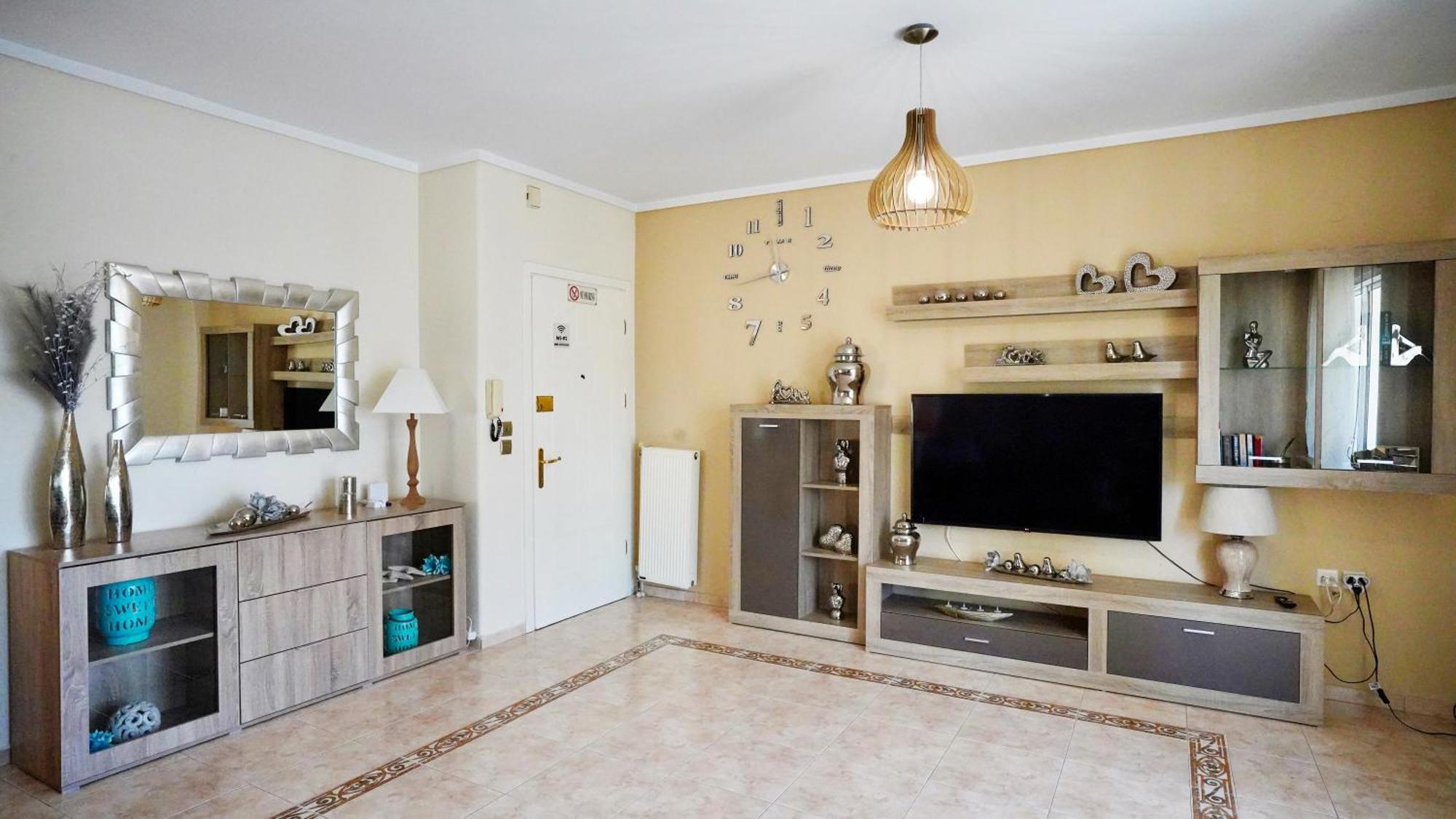 Lovely And Sunny Apartament 300M From Beach!! Peraia  Luaran gambar