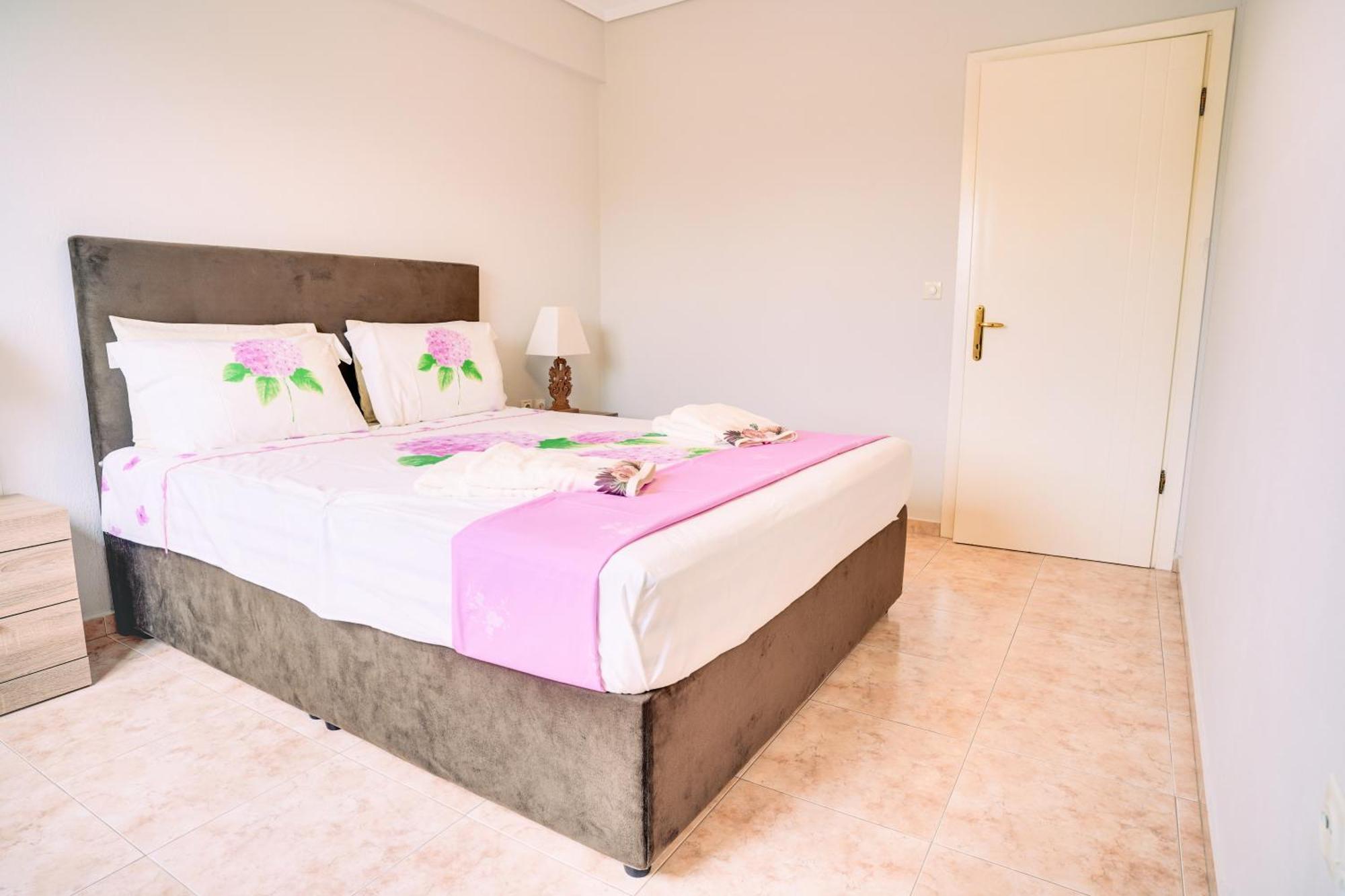 Lovely And Sunny Apartament 300M From Beach!! Peraia  Luaran gambar