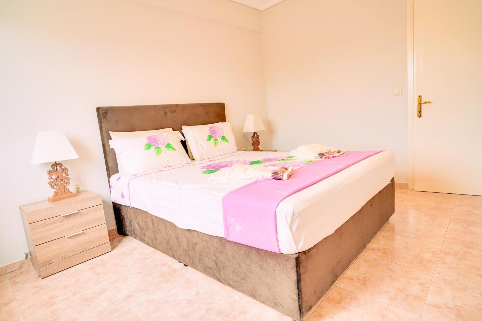 Lovely And Sunny Apartament 300M From Beach!! Peraia  Luaran gambar