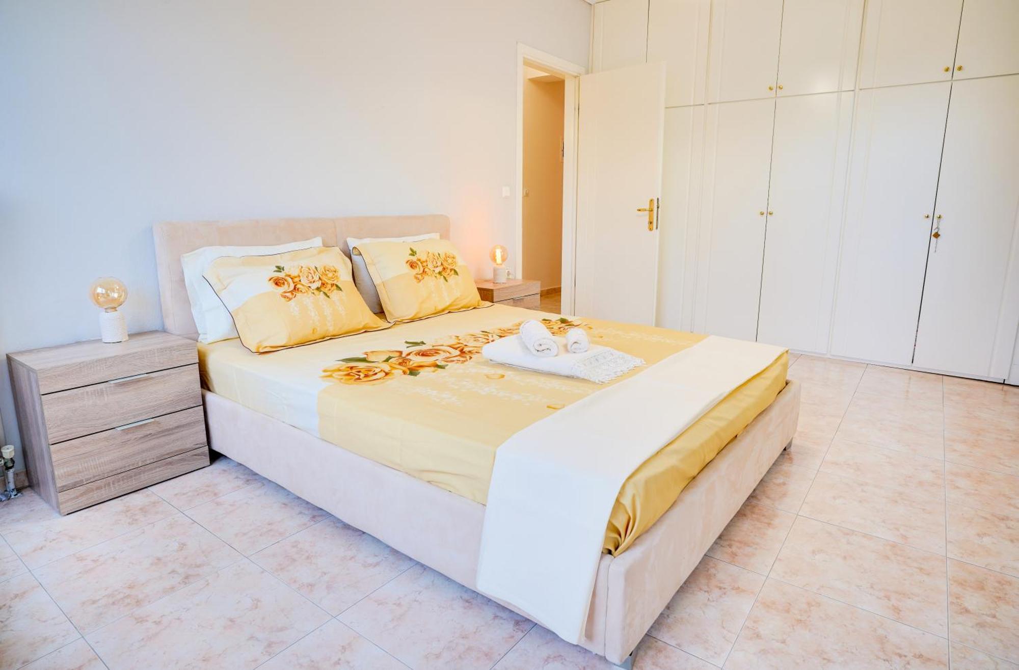 Lovely And Sunny Apartament 300M From Beach!! Peraia  Luaran gambar